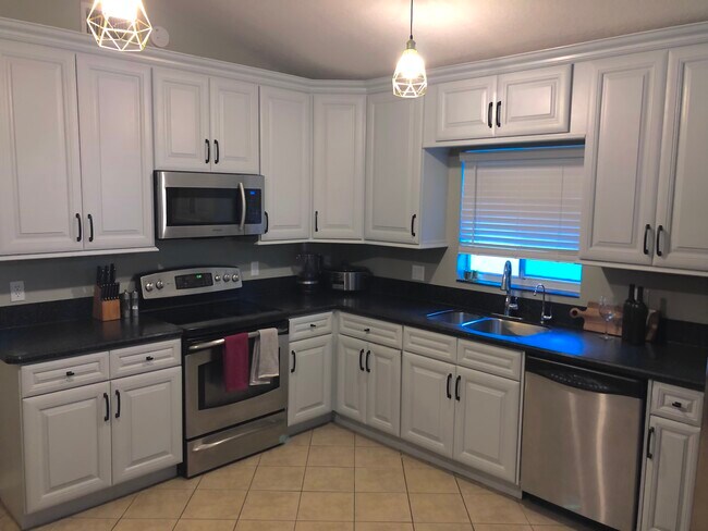 Kitchen View 2 - 2564 Ventura Cir