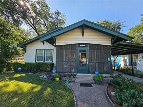 Building Photo - 1634 Poplar St