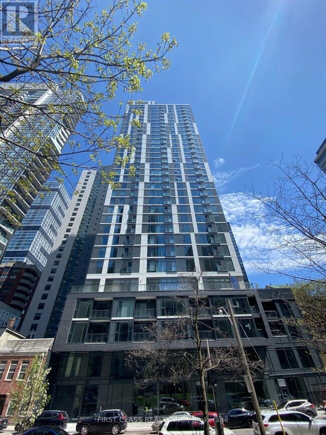 Building Photo - 65 Mutual St