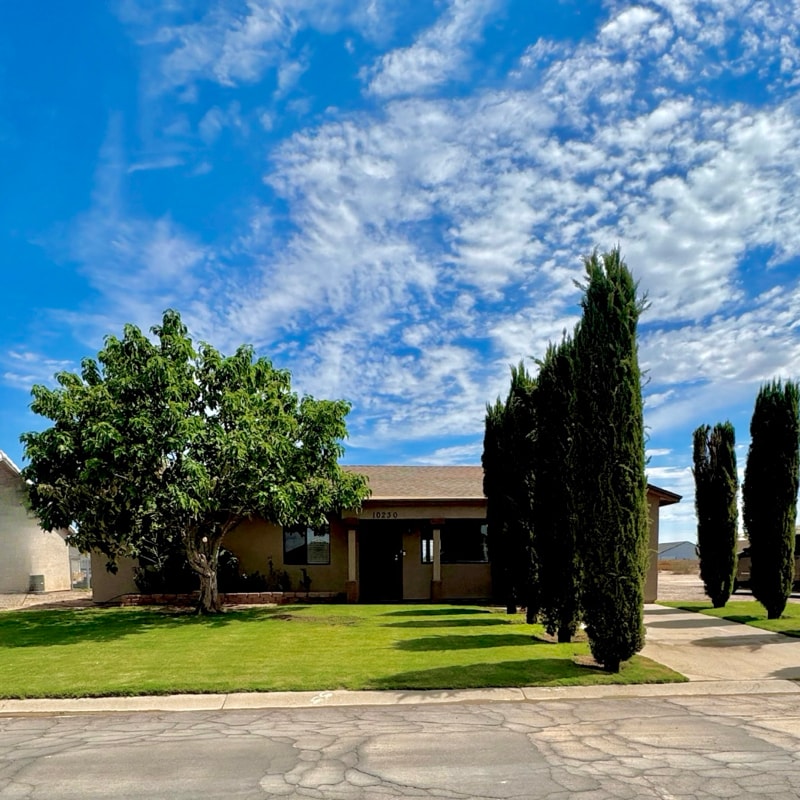 Primary Photo - 10230 W Catalina Dr