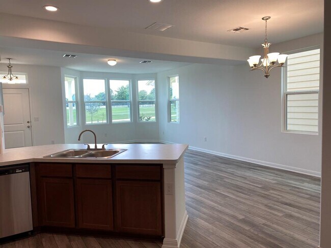 Building Photo - 142 Martha Ln