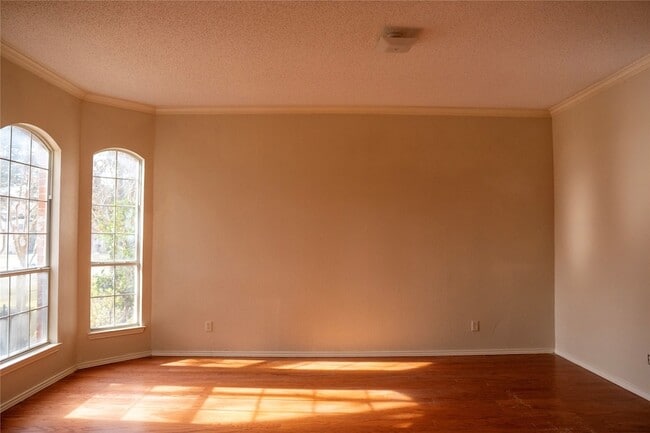 Foto del edificio - 5609 Exeter Dr