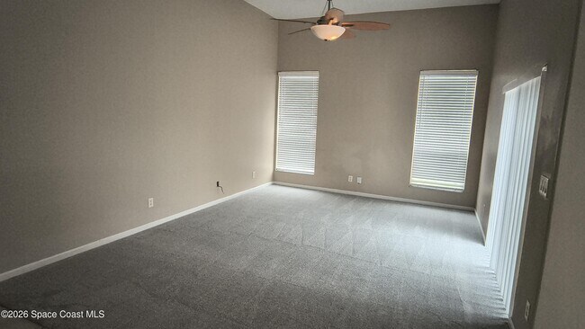 Foto del edificio - 582 Consolata Ave NW