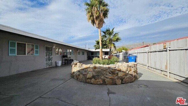 Foto del edificio - 66327 7th St