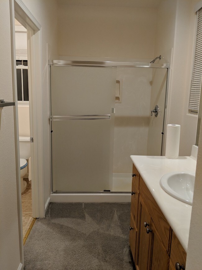 Building Photo - 2123 Railroad Ave