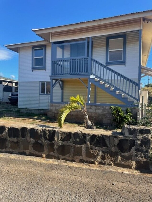 10 Ololi Pl Unit Main House, Wailuku, HI 96793 Room for Rent in
