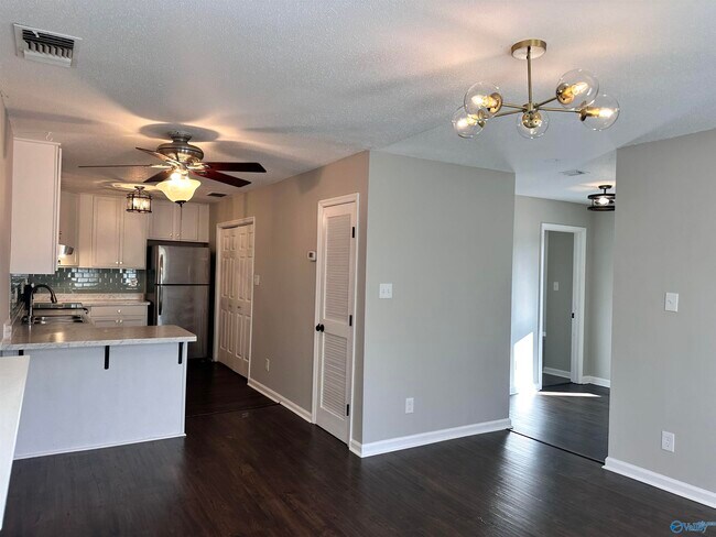 Foto del edificio - 2136 Belle Grove Dr SW