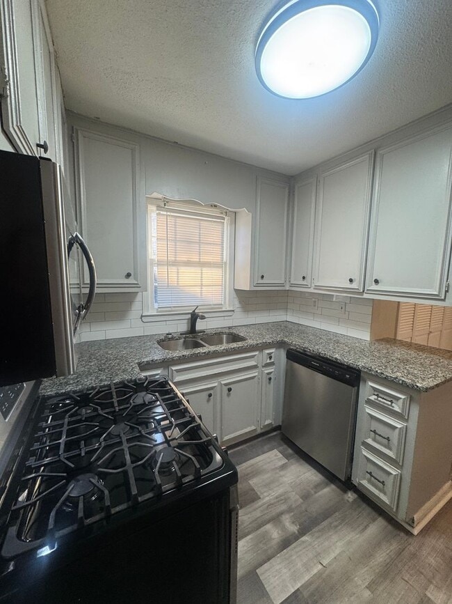 Building Photo - Perfection!!