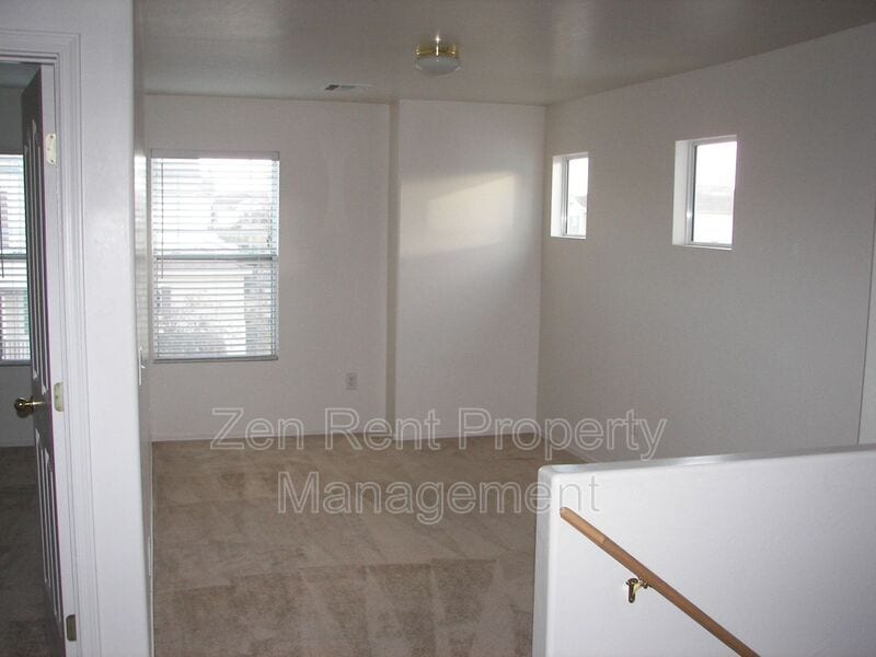 Building Photo - 4171 E Gail Dr