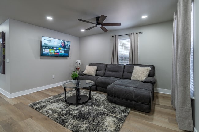 Building Photo - 410 St Johns Ave SW