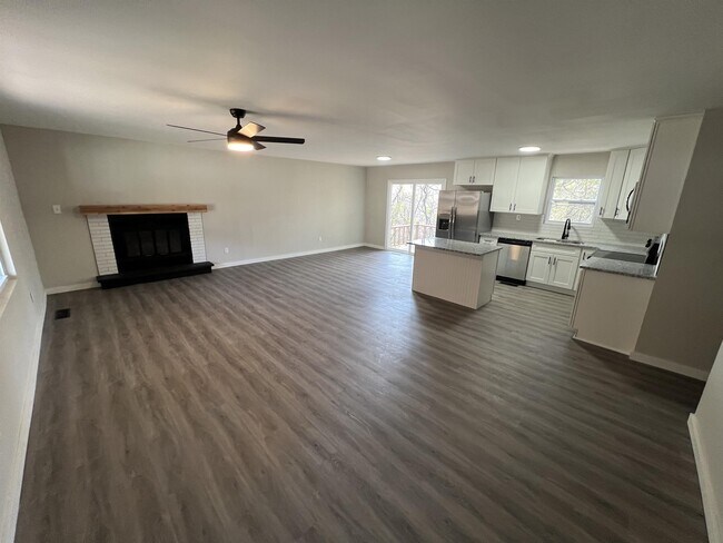 Building Photo - 505 Lebanon Hwy