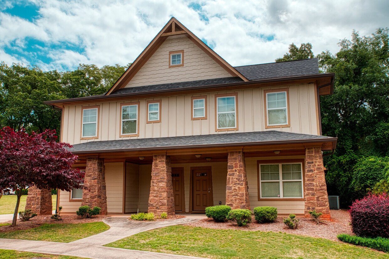 Primary Photo - 2811 Riverbend Rd