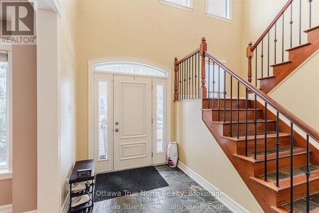 Photo du bâtiment - 1530 Lords Manor Ln