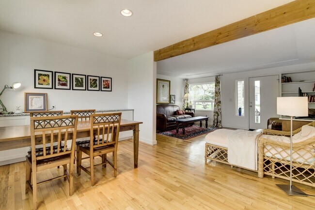 Foto del edificio - 5005 NE Mason Ct