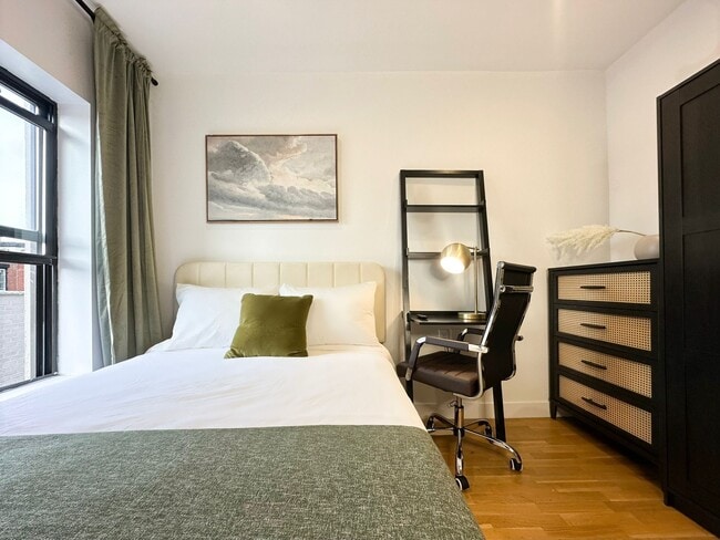 Furnished room/NOT APARTMENT - Furnished room/NOT APARTMENT