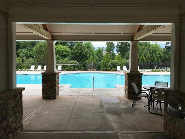 Building Photo - 5070 Hudson Valley Drive