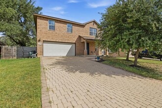Building Photo - 2106 Stonehaven