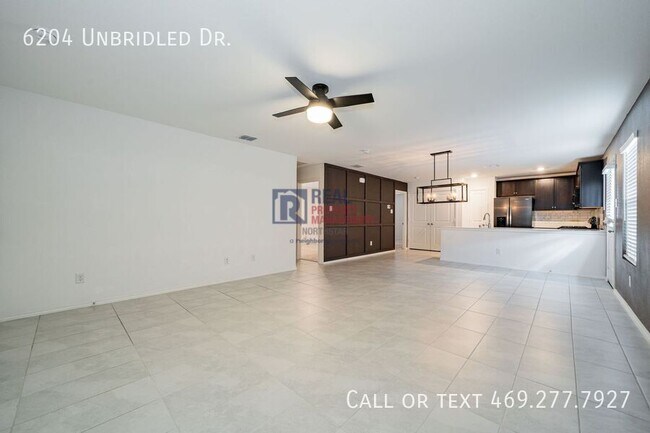 Foto del edificio - 6204 Unbridled Dr
