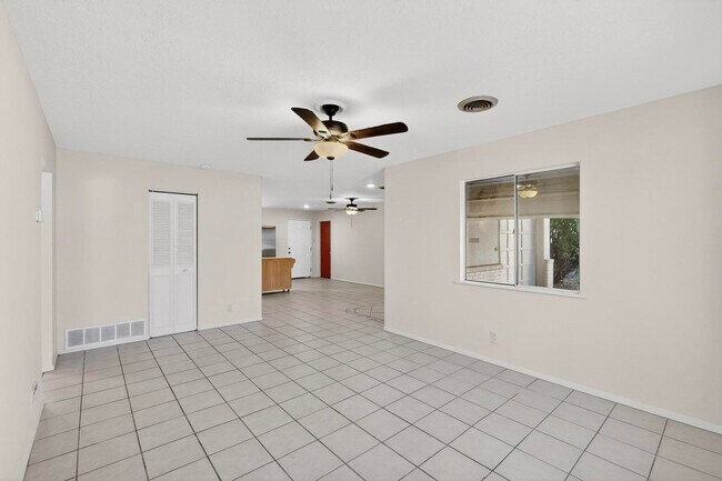 Foto del edificio - 3 Bedroom, 1.5 Bathroom Home! Ready to see the property in person? Call us at (505) 831-8700 to s...
