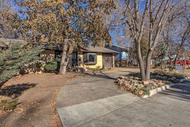 Building Photo - 5 Bedroom Ranch in Mid-Town Fort Collins