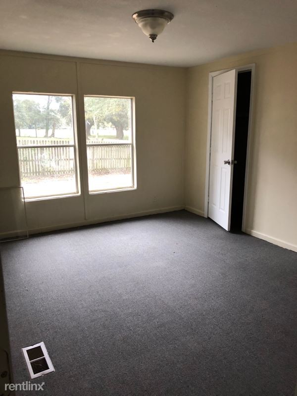 Building Photo - 3 br, 2 bath House - 16426 Twin Oaks Dr.