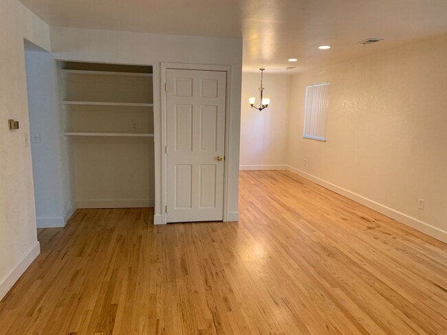 Building Photo - 2875 Shadow Creek Dr