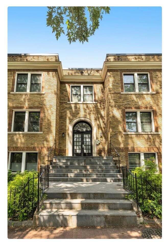 Main entrance - 317 3rd St SE