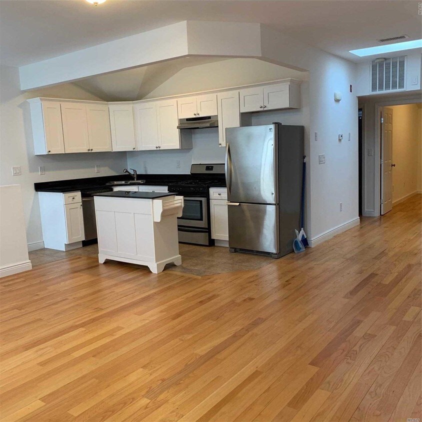 296 Zerega Ave Unit 2Fl, The Bronx, NY 10473 Apartment for Rent in