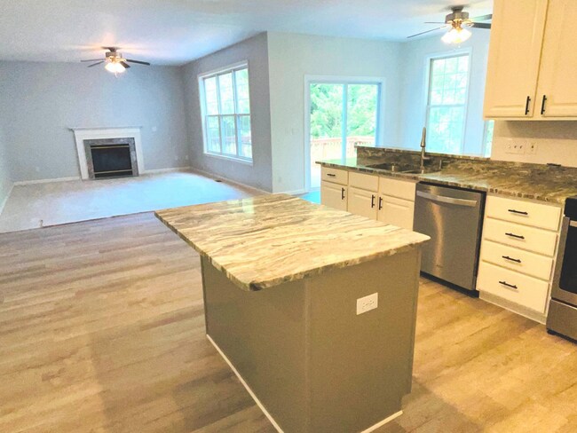 Building Photo - IMMACULATE AUTUMN RIDGE HOME IN STAFFORD!