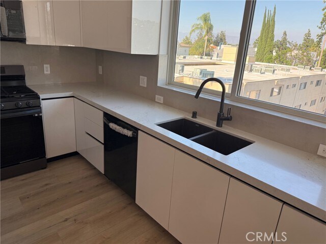 Foto del edificio - 4214 Fulton Ave