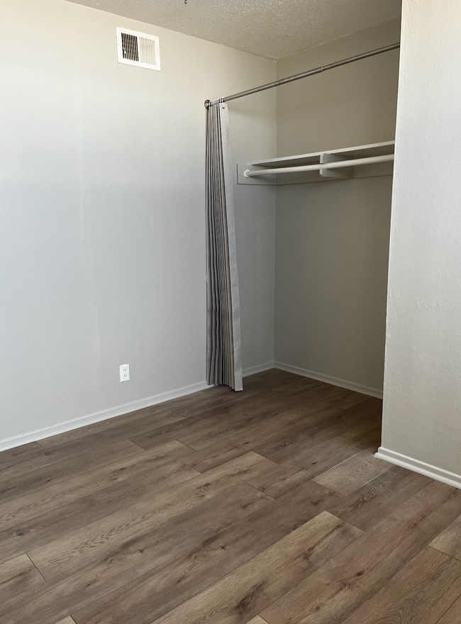 Building Photo - 2045 Cortez St