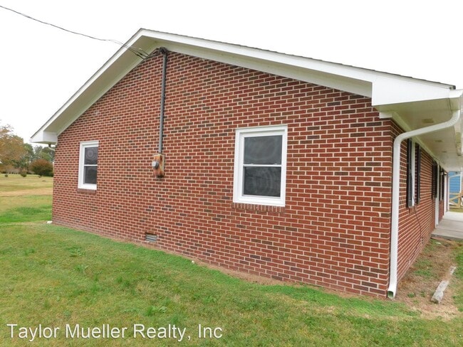 Building Photo - 3 br, 2 bath House - 1540 Nixonton Road