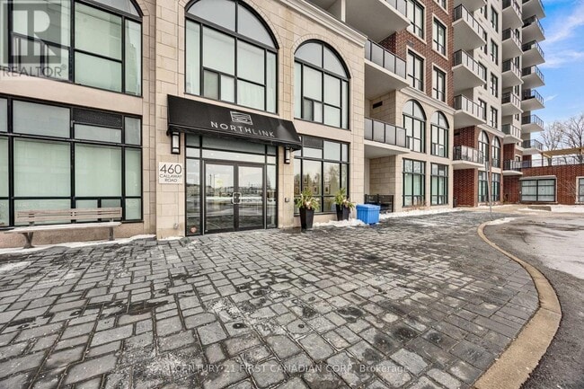 Photo du bâtiment - 460 Callaway Rd