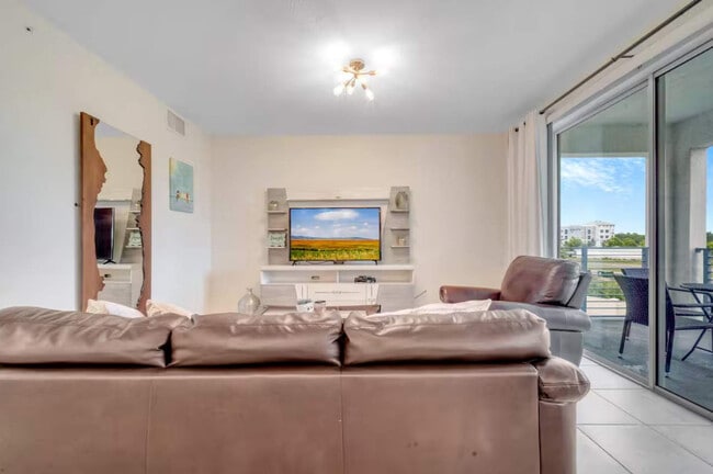 Building Photo - 4721 Clock Tower Dr