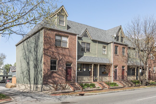 Building Photo - 624 E New York St