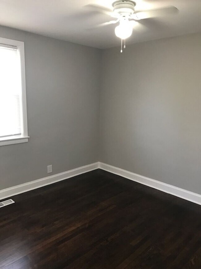 Foto del edificio - 1037 Granada Ave