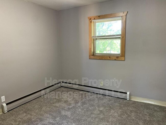 Building Photo - 1113-1123 N Aurdal Ave