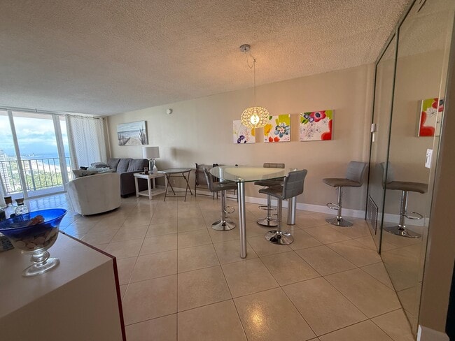 Foto del edificio - 101 Briny Ave