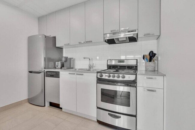 Photo du bâtiment - 1550 W 11th Ave