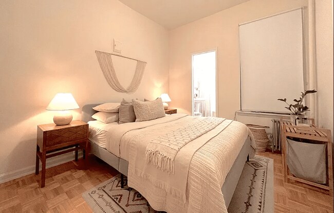 Building Photo - 219 E 94th St