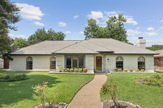 Building Photo - 3305 Canterbury Dr