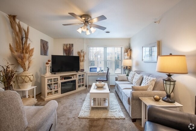 Interior Photo - Woodland Commons McFarland