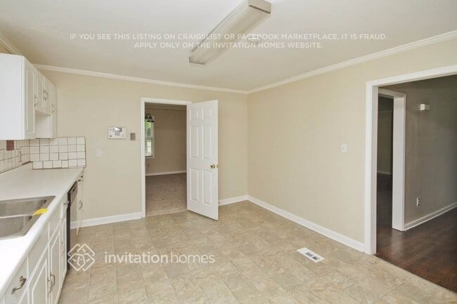 Building Photo - 6323 Temple St