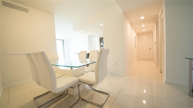 Foto del edificio - 7661 NW 114th Pl