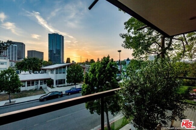 Building Photo - 268 S Lasky Dr