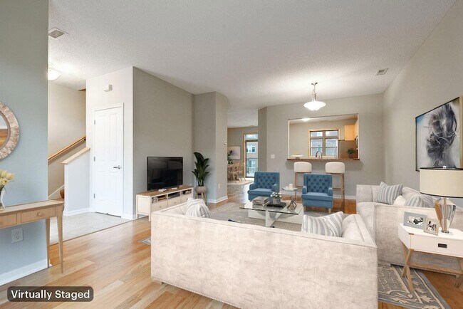 Foto del edificio - 737 Victoria Street S