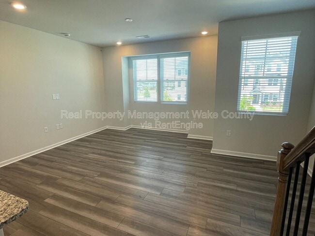 Building Photo - 2727 Chert Ln
