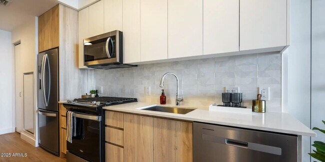 Foto del edificio - 817 N 6th St