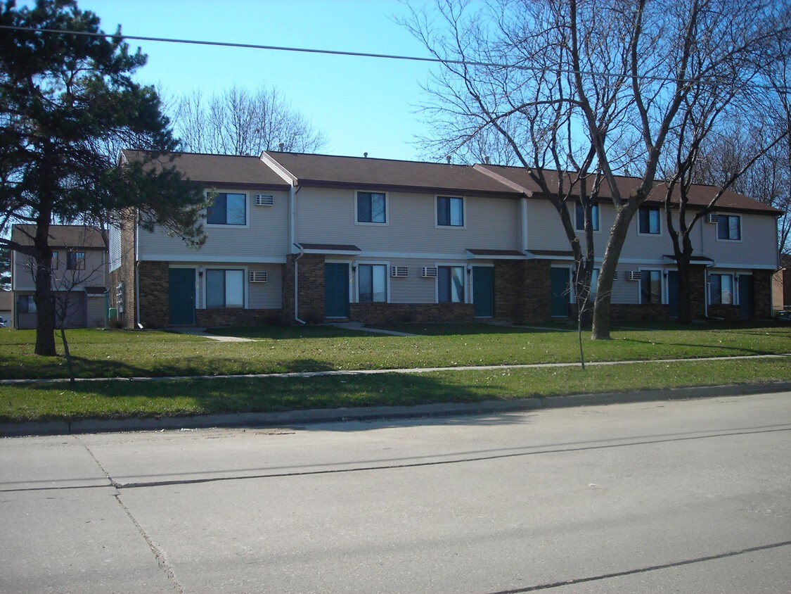 1221 S Linn St, Boone, IA 50036 Apartments in Boone, IA
