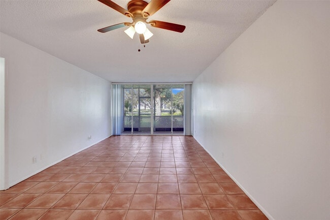 Foto del edificio - 9481 Evergreen Pl